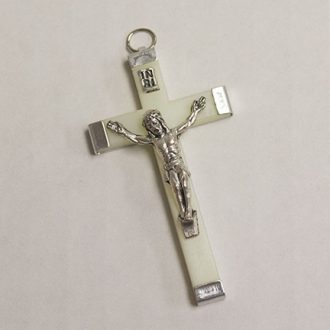Crucifix pour petite fille ou petit garçon