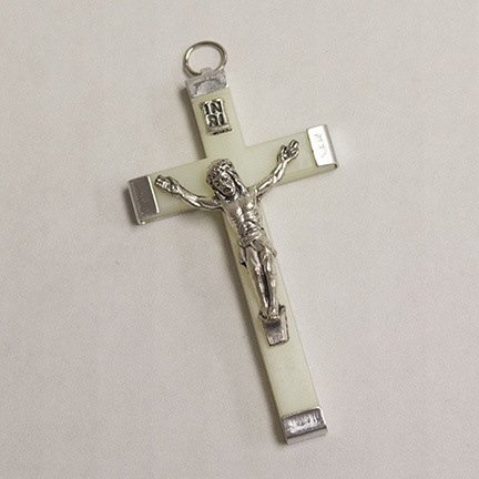 Crucifix blanc